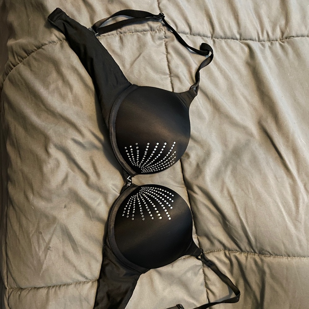 Victoria secret bombshell bra 32B
